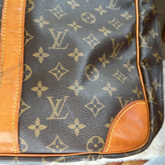 PrelovedLouis Vuitton Sac 24 Heures - Picture 8 of 13